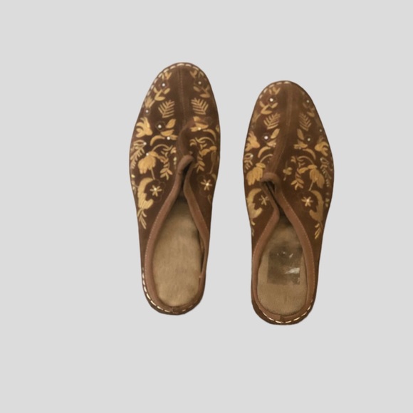 Embroidered Wedge Heel - Picture 1 of 3